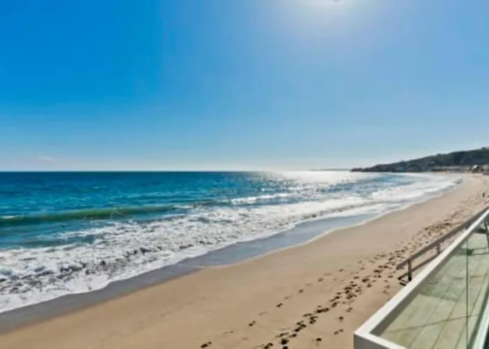 30 PCT OFF! Malibu Serene Cottage with King Bed, Beach, BBQ