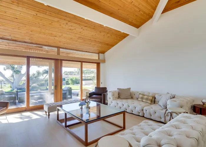 Unobstructed View! Home On Malibu Hilltop W/ Sauna