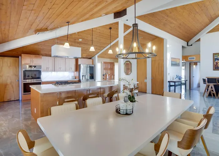 Unobstructed View! Home On Malibu Hilltop W/ Sauna